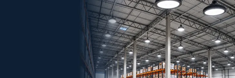 LED High Bay UFO verlichting in een magazijn