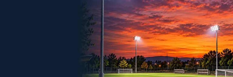 LED sportveldverlichting op een voetbalveld